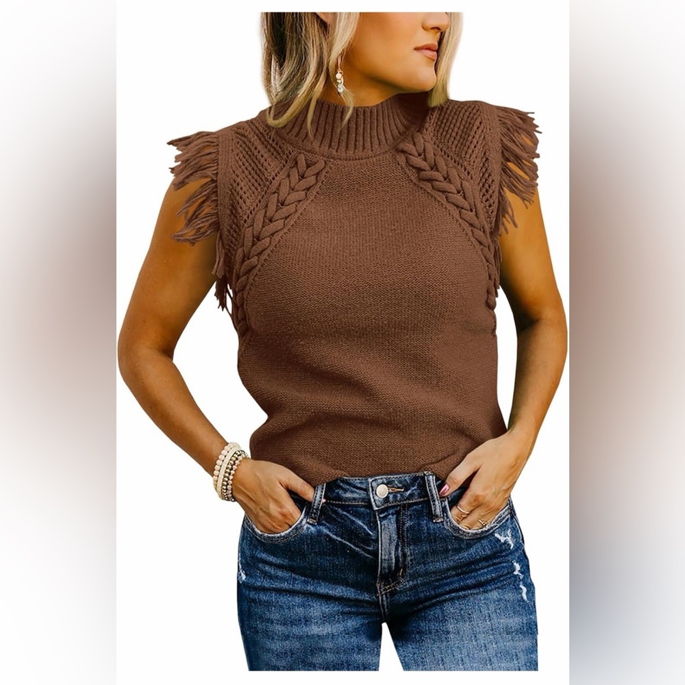 🆕Sleeveless Knit Top with Fringe